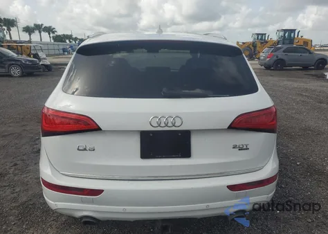 2015 Audi Q5 Premium Plus z USA, uszkodzony, nr VIN WA1LFAFP9FA047708